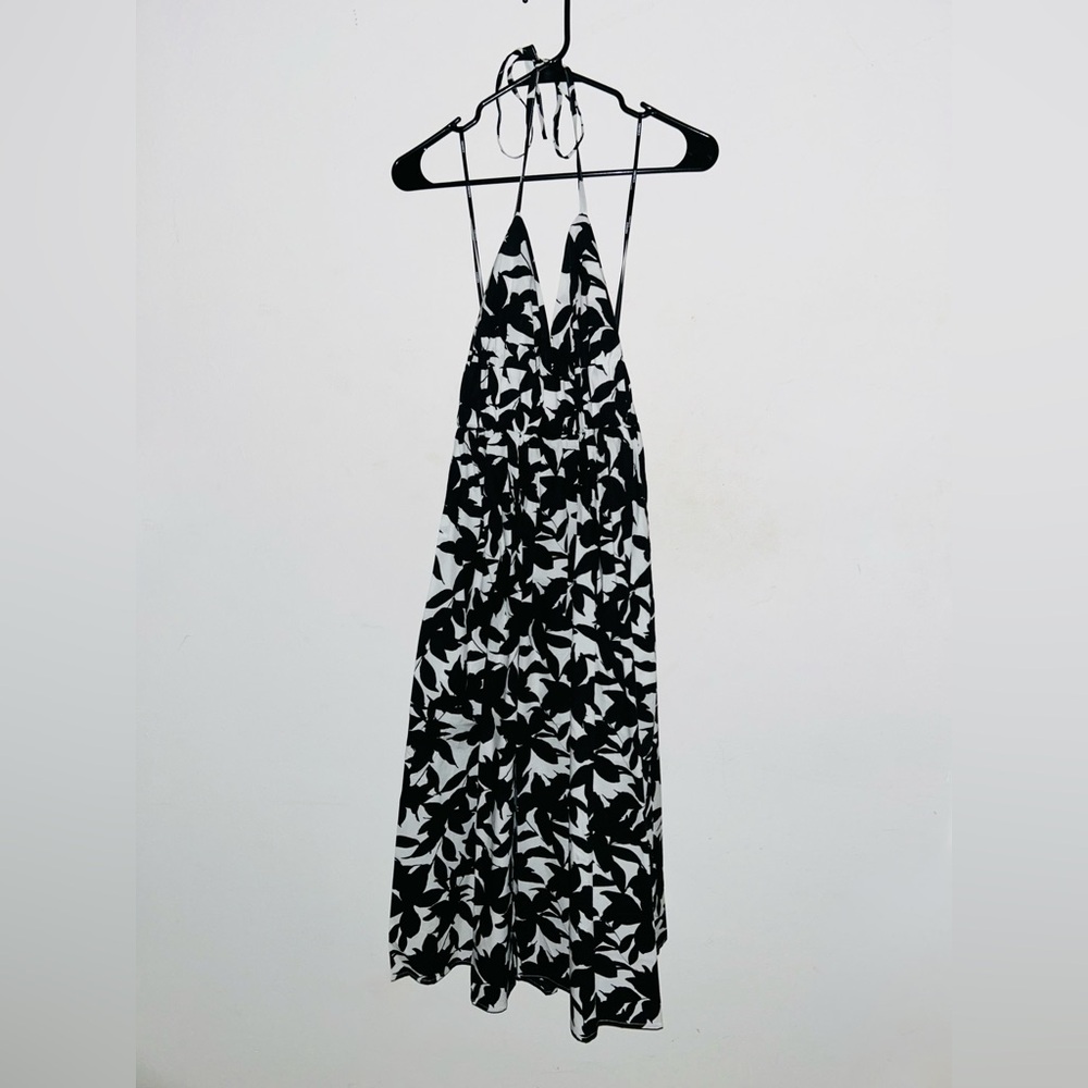 NWOT Forever 21 Black and White Floral Summer Dress